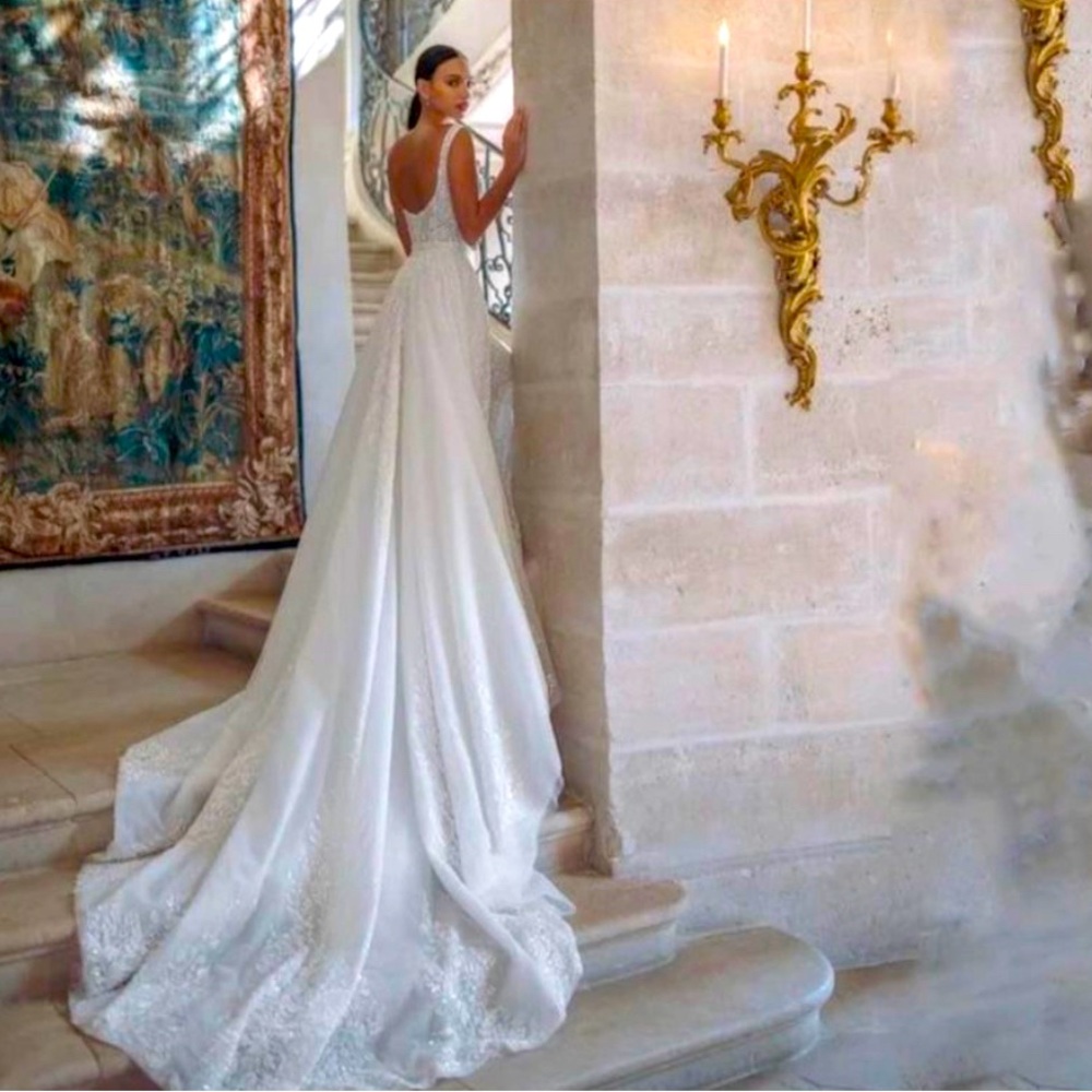 Wedding dress was too big for me bought last minute and couldn’t return it